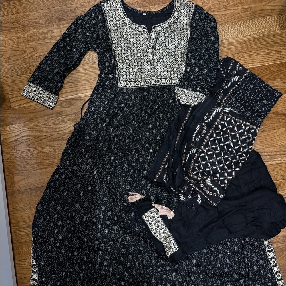 Black and White Patterned Dress with Scarf